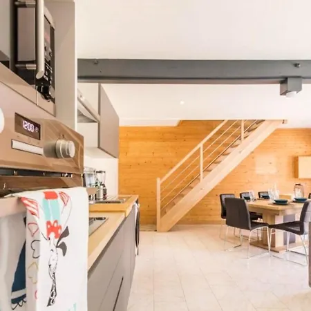 Maison Charmante A Avec Piscine Partagee Pontorson